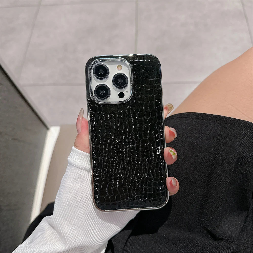 PulseCase™ CrocoLux – Glossy Crocodile iPhone Case | Shockproof & Luxury Look