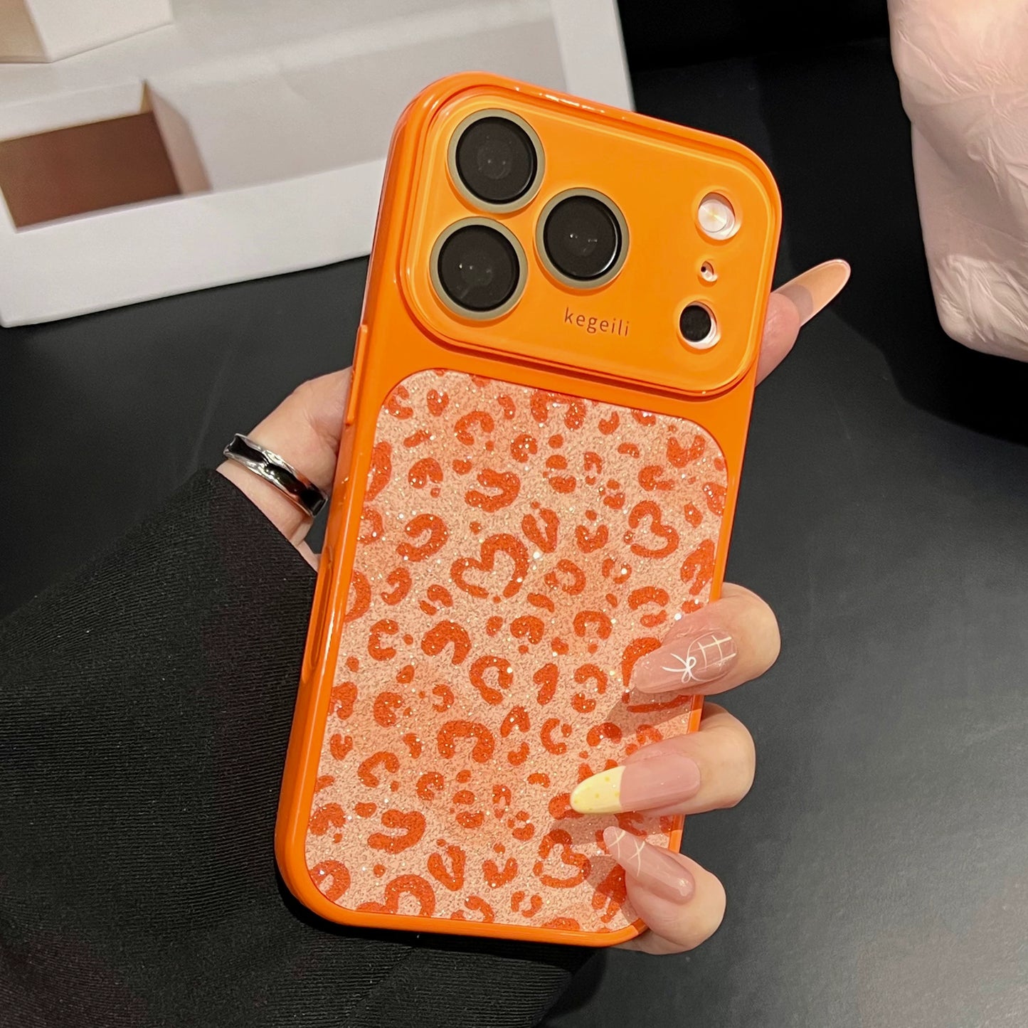 PulseCase™ Heart Leopard Case – Glossy Glitter Edition