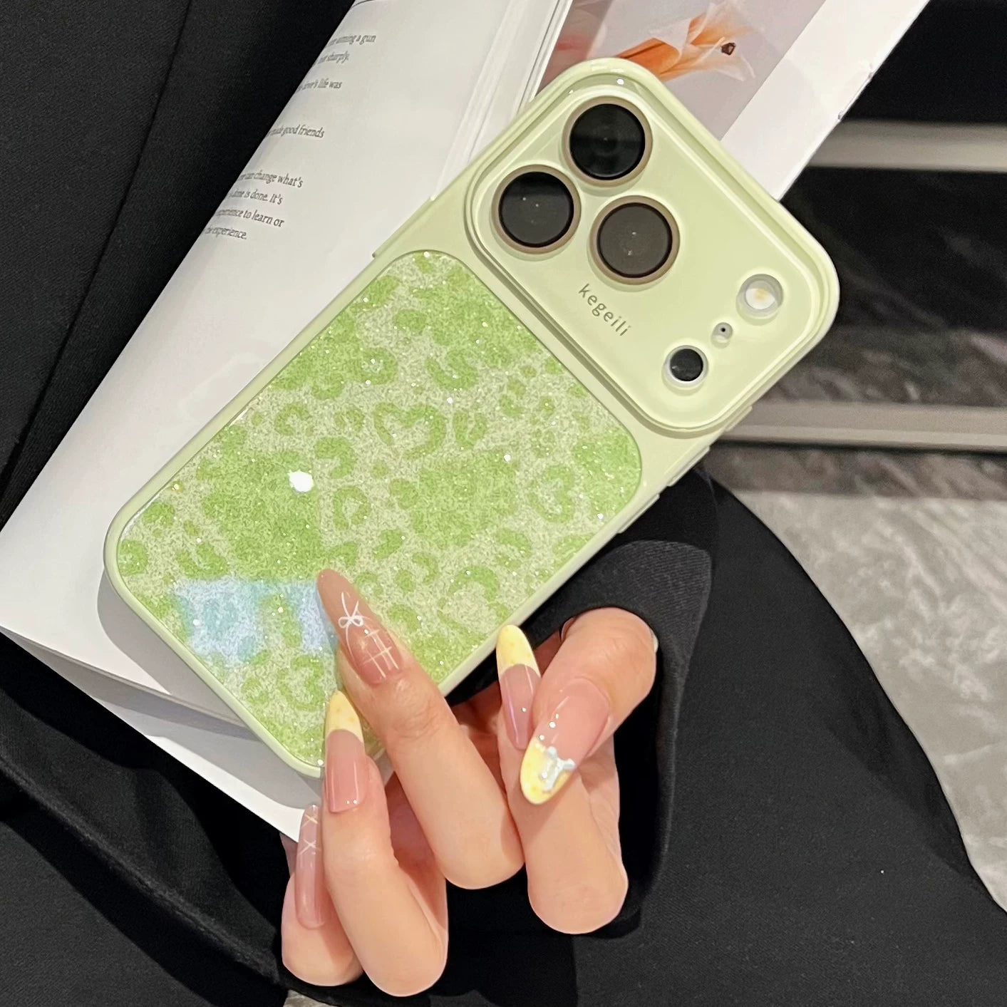 PulseCase™ Heart Leopard Case – Glossy Glitter Edition