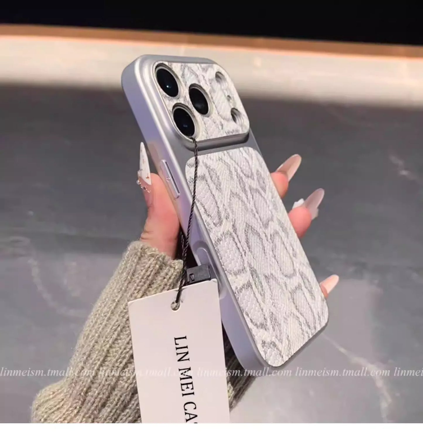 Snake Texture iPhone Case – Premium Leather Feel