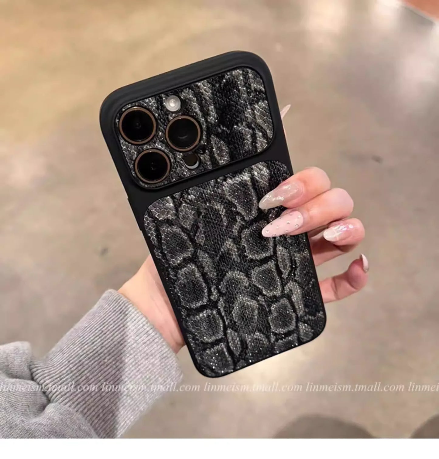 Snake Texture iPhone Case – Premium Leather Feel